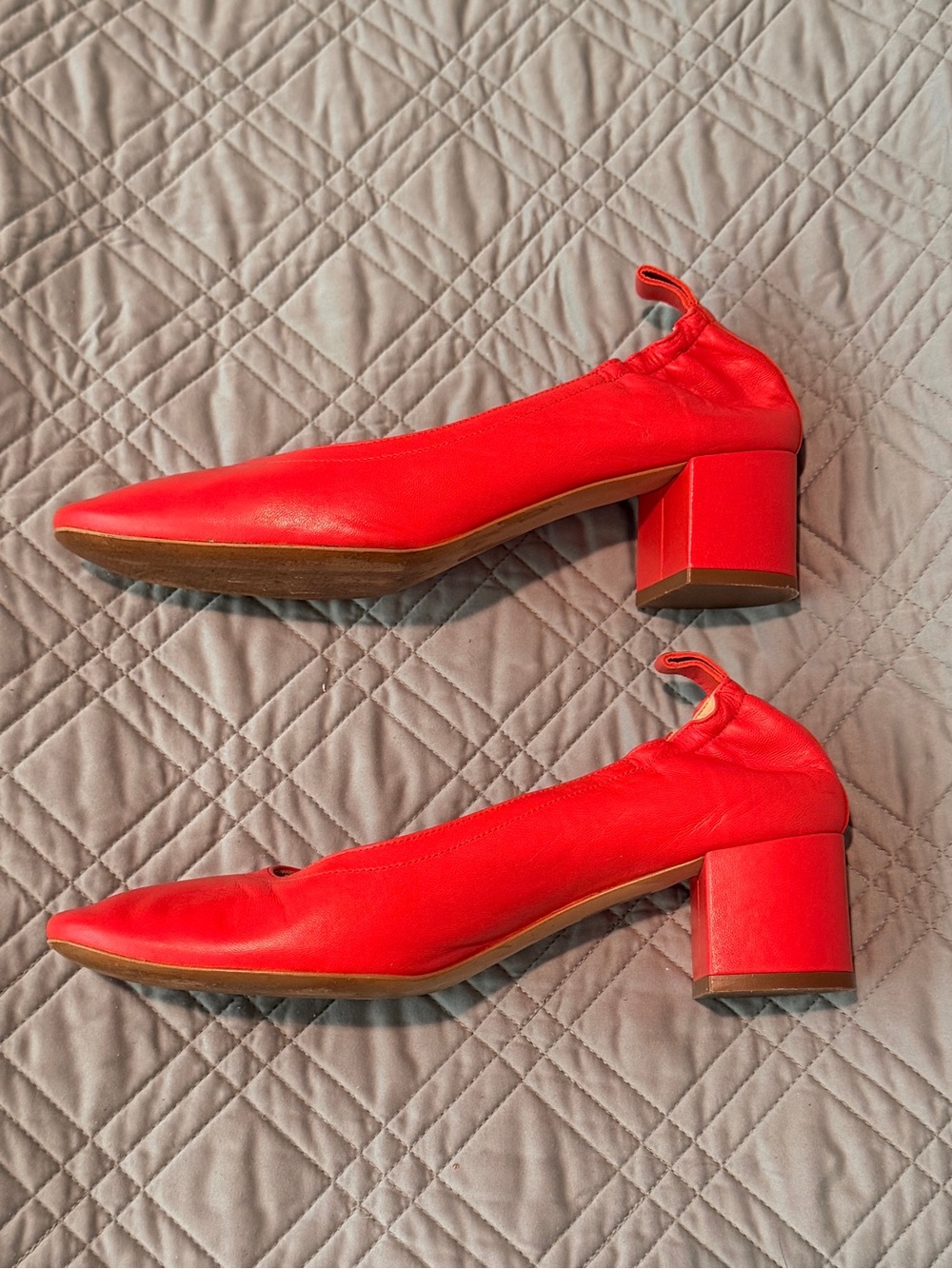 EVERLANE Day Heel in Classic, Retired Poppy Red Leather - Picture 3 of 8